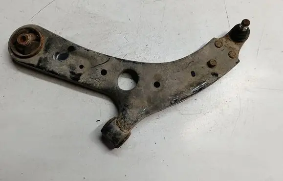 Hyundai i30 Front control arm A6W5F484