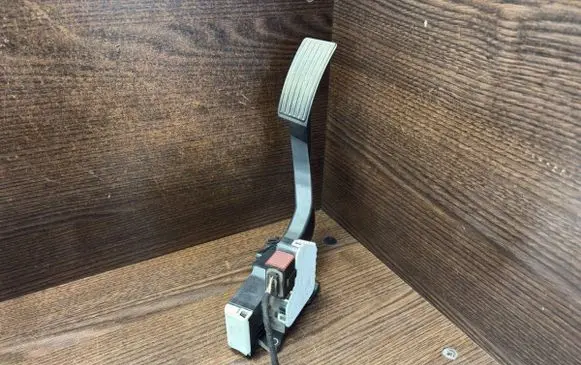 Citroen Jumper Accelerator throttle pedal 013841620800B 01384162080