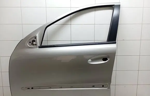 Mercedes-Benz ML W164 Front door