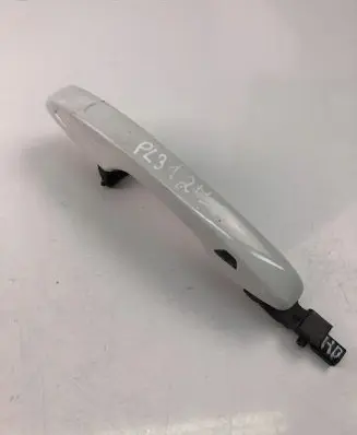 Volvo XC90 Front door exterior handle 8231N