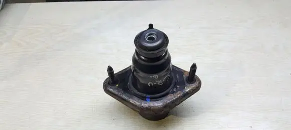 Honda CR-V Front shock absorber mounting bracket 