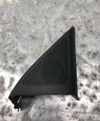 Audi Q3 8U Front door speaker cover trim 8U0035424A