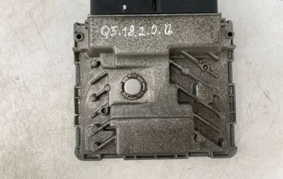 Audi Q5 SQ5 FY Engine control unit/module 06L907425C