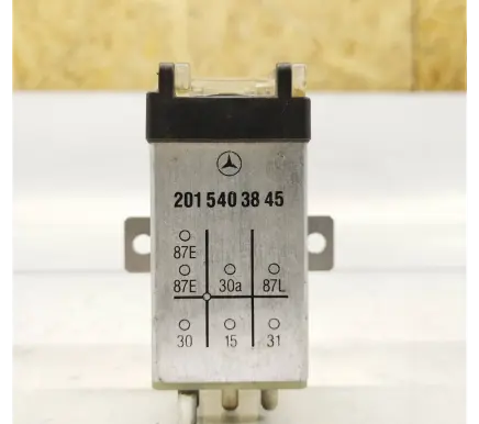 Mercedes-Benz S W126 Other relay 2015403845 A2015403845