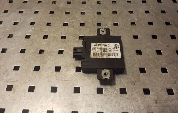 Volkswagen Golf V Alarm control unit/module 1K0907719C