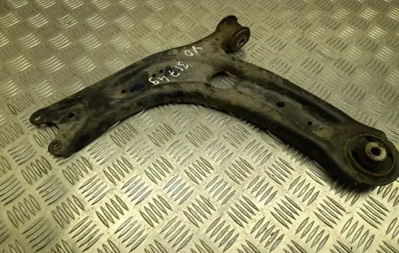 Volkswagen PASSAT B8 Front lower control arm/wishbone 3Q0407153B