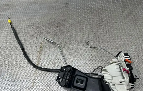 Dodge Durango III Front door lock P68250661AC