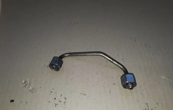 Volkswagen Touareg I Fuel injector supply line/pipe NOCODE