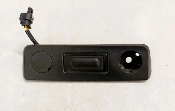 Opel Ampera Tailgate/trunk/boot open switch 