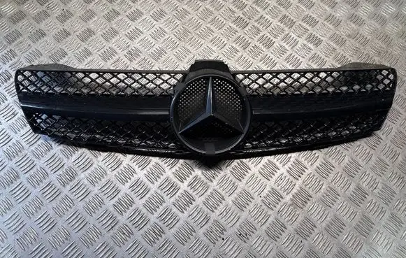Mercedes-Benz CLS C219 Front grill