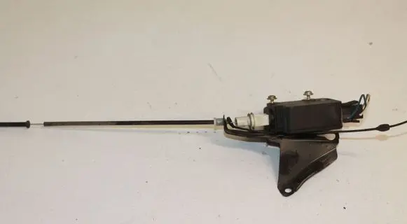 Fuel tank cap lock
