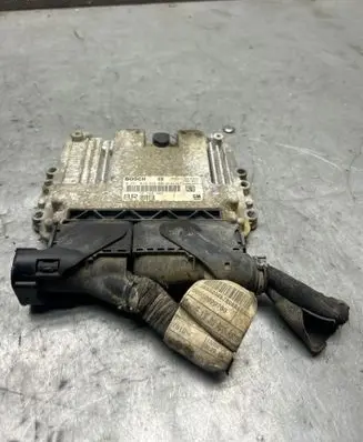 Opel Zafira B Engine control unit/module 55198922 1039S12972 0281012549