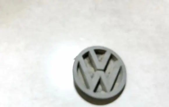 Volkswagen PASSAT B3 Manufacturer badge logo/emblem 357853601
