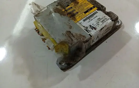 Toyota Avensis T270 Airbag control unit/module 219122103
