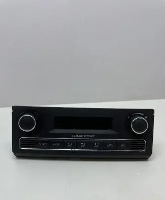 Skoda Fabia Mk2 (5J) Climate control unit 5J0907044C 0083052 A2C53427076
