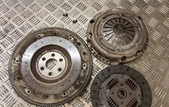 Mitsubishi Colt Clutch set kit 1878003234