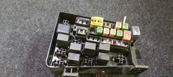 Mitsubishi Space Star Fuse box set 98600d3