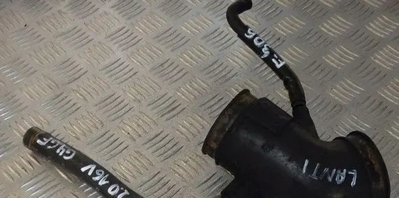 Hyundai Lantra II Air intake duct part