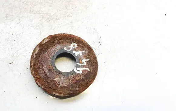 Toyota Avensis T270 Coil spring mount 
