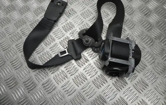 BMW 2 F46 Front seatbelt 7313304
