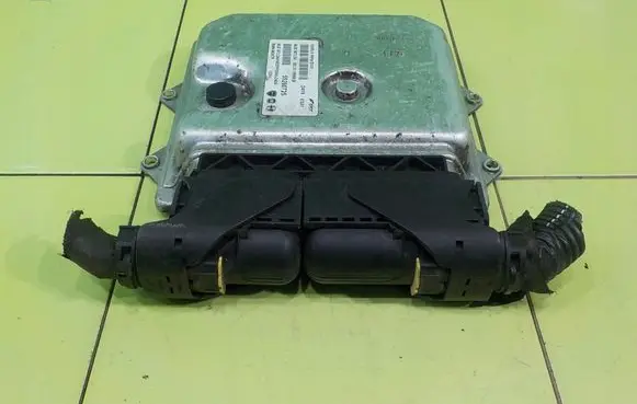 Opel Combo D Engine control unit/module 55260725
