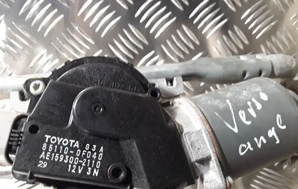 Toyota Verso Front wiper linkage 