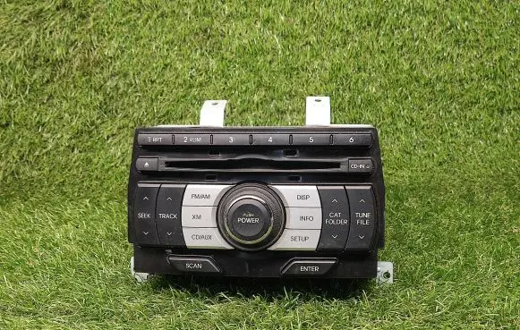Hyundai Genesis Radio/CD/DVD/GPS head unit 961802M110 A200BKLBX