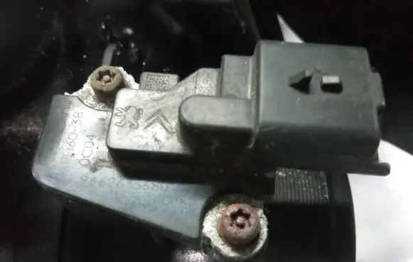 Citroen C5 Mass air flow meter 9662635680