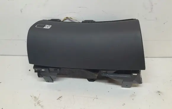 Glove box