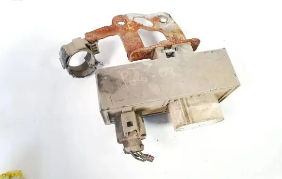 Coolant fan relay