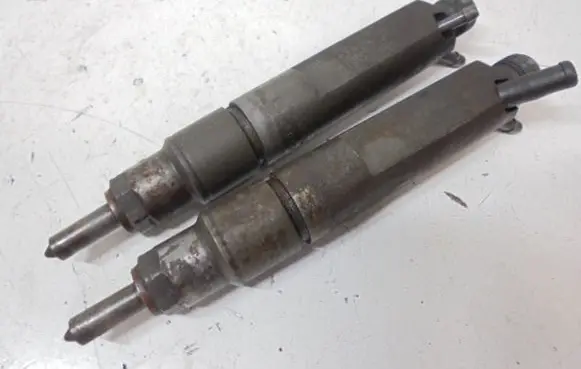 Skoda Fabia Mk1 (6Y) Fuel injector 028130203F