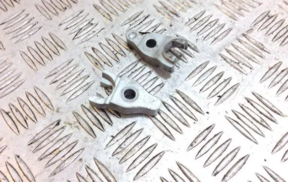 Audi Q5 SQ5 Fuel Injector clamp holder
