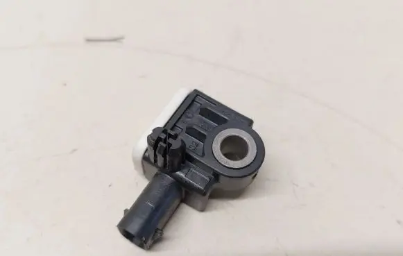 Mercedes-Benz CLA C117 X117 W117 Airbag deployment crash/impact sensor A1668210151