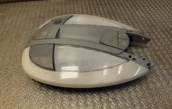 Mercedes-Benz E W211 Front seat light 2118206401 A2118206401