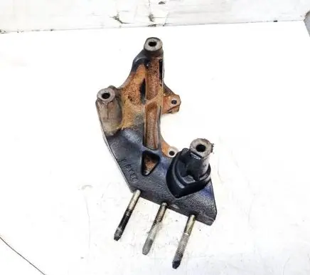 Mitsubishi Outlander Engine mounting bracket