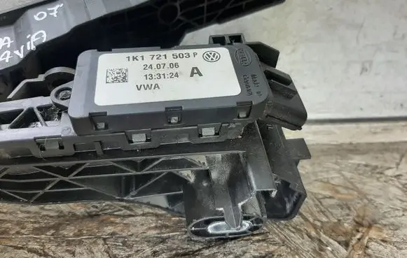 Skoda Octavia Mk2 (1Z) Accelerator throttle pedal 1K1721503P