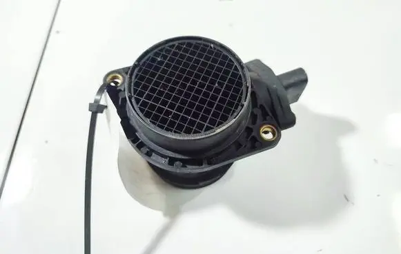 Volkswagen Golf IV Mass air flow meter 0280217121