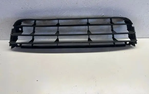 Volkswagen Touran I Front bumper lower grill 1T0853677 14986