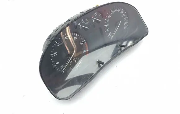 Volkswagen PASSAT B5 Speedometer (instrument cluster) 3B0919890A