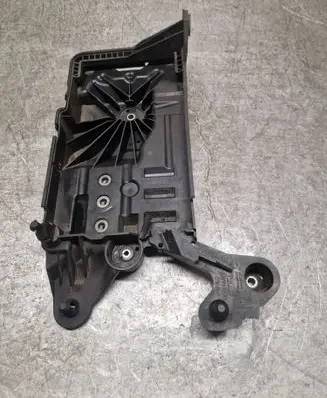 Skoda Octavia Mk4 Battery tray 5WA915331 5WA915331A