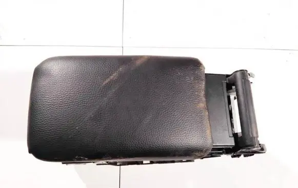 Volkswagen Golf VI Armrest 1k5864251c
