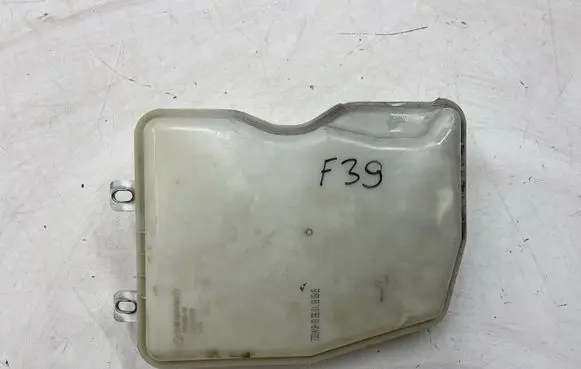 BMW X2 F39 Windshield washer fluid reservoir/tank 10543512