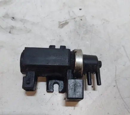 BMW 5 E39 Turbo solenoid valve 72279600