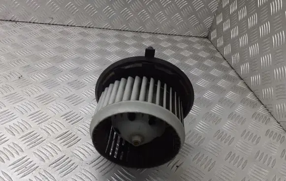 Alfa Romeo GT Front door blower motor 885001755
