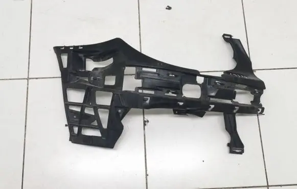 Mercedes-Benz E W211 Front bumper mounting bracket A2118800452