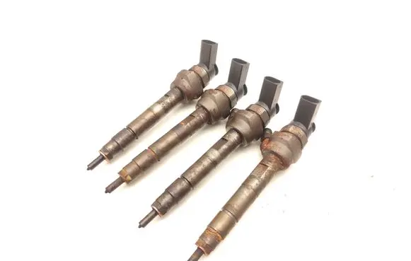 BMW 3 E90 E91 Fuel injectors set 7798446