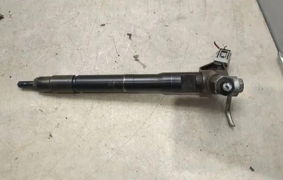 Mazda CX-5 Fuel injector SH0113H50