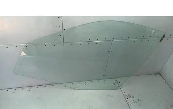 Fiat Siena Front door window glass four-door 