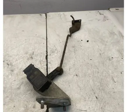 Mercedes-Benz E W211 Front height sensor lever A0105427617