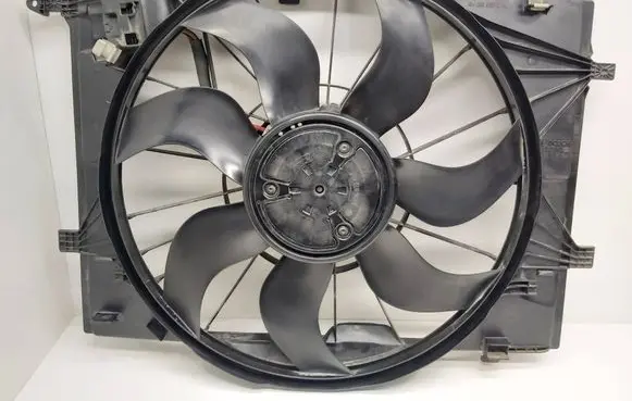 Mercedes-Benz C W205 Electric radiator cooling fan A0999061200 0130707400